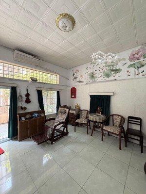 võ duy ninh -nguyễn hữu cảnh - bình thạnh .
dt ngang 7 m x 24m nhà cũ tiện xây mới .