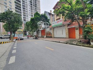 bán gấp biệt thự đơn lập kđt dịch vọng, cầu giấy 307m , 4 tầng, mặt tiền 15, giá 89 tỷ.