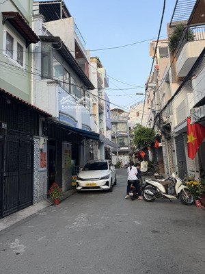 tạ quang bửu-xe hơi đậu trước nhà-4m x 12m-sổ vuông-ko lỗi phong thuỷ-hẻm 5m thông-chỉ 6tỷ8