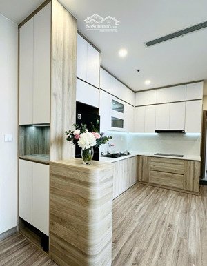 mời thuê căn hộ 2pn 2wc 70m2 sân vườn 6,6m2 đủ đồ ban công hướng nam toà sf2 sky forest ecopark