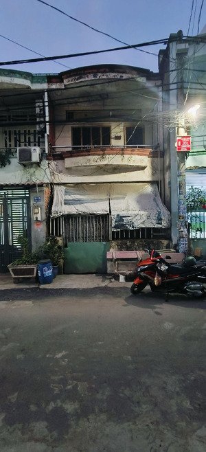 rẻ nhất bình tân mua là lời ,ngay tỉnh lộ 10, giá 3,9 tỷ , dt 4x13 ,ko lộ giới ,hẻm 8m thông, shr