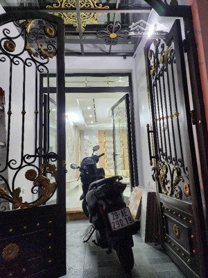 vị trí đẹp tại tt hai bà trưng - 10m ra phố - nhà xây mới có gpxd- 6 tầng thang máy - 2 thoáng.