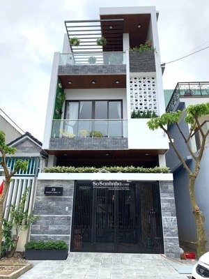 nhà kín bán gấp. mt 5,3m trường sa. dài 20m. cn 130m2. 3 tầng. hđt 50tr. giá 24,2 tỷ.