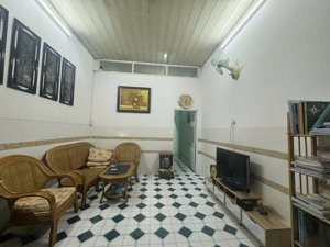 nhà sát chợ 339 - đường xe tải thông - giá đầu tư 5.1 tỷ