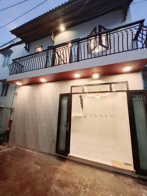 bán nhà mới hoàn thiện đẹp lê liễu 4*6,05 m trệt 2 lầu ban công thoáng giá 3 tỷ3