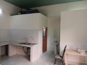 cho thuê nhà nguyên căn (cấp 4,100m2) thủ đức