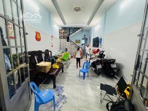 7 tỷ 150 thương lượng, nhà 2 tầng mặt tiền, đường 8 mét, diện tích : 4 x 21.