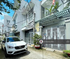 (video nét căng) nhà đẹp hẻm xe hơi quận 7. 50m2. 5mx10m. nhà kiên cố.hàng xóm văn minh. 6km tới q1