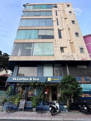 mặt tiền quận 1 "ngộp" 7 tỷ so với định giá bank - chỉ còn 28 tỷ