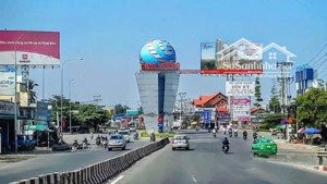 (8,3x27m) 226m2 thổ cư 100m2 - đường kinh doanh - sổ hồng sẵn - gần ql13 sát cổng chào bình dương