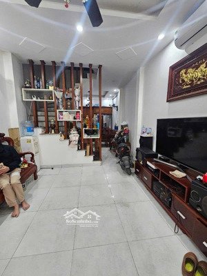 chỉ 7.9 tỷ - nhà 5 tầng -ô tô qua - gần đường nguyễn khuyến hà đông