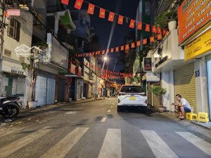 nhà đẹp vườn chuối - bàn cờ - quận 3 ( dt : 3x8 + 3 lầu đúc hoàn công