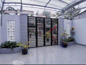 gấp bán nhà tâm huyết 2 tầng - phong cách hiện đại - đường ô tô 2 chiều - p. phước bình - q9