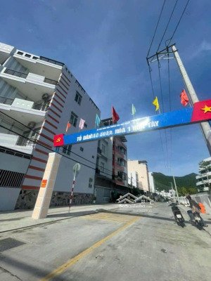 cách biển chỉ 10 phút đi ô tô. có ngày căn nhà hẻm ô tô vào tận nơi. không có căn thứ 2.