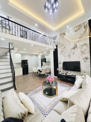 cho thuê căn duplex 3 tầng 4 ngủ mới lý văn phức-nguyễn thái học 5 sao full nội thất 18 triệu 1th