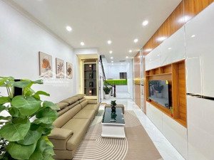 đường ngọc hồi -quận hoàng mai xây 5 tầng ở ngay mặt trước thoáng sáng ô tô qua nhà 35m2 giá 7,6 tỷ