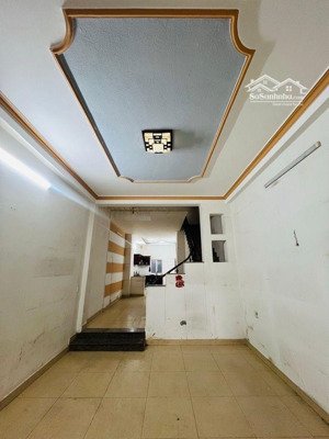 bán nhà phạm văn bạch tân bình tân bình giá :6.6 tỷ tl
dt:70m2 ( 4 18)sổ vuông vức kết c