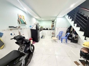 nhà 3 tầng, hiếm kdc hồng long, hiệp bình phước, ngang 4m, 30m2, 3 tỷ 5