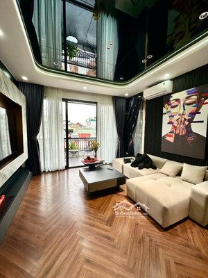 nhỉnh 14 tỷ - khương đình, thanh xuân - 6 tầng - sổ đẹp.
.
lh: 