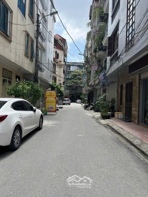 bán nhà lô góc siêu phẩm mặt ngõ phân lô đội cấn ô tô tránh - dòng tiền thuê 2 tỷ /năm - đơn