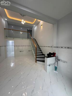 NHÀ ĐƯỜNG TÂN CHÁNH HIỆP 18, GẦN TRƯỜNG GIAO THÔNG VẬN TẢI, HẺM XE HƠI