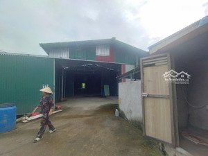 cho thuê kho tại vạn phúc thanh trì. dt 660m2 cao 6m, có điện 3fa, nước sạch. 40k/m2/th