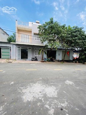 nhà kdc đất mới, gần ngã tư chiêu liêu, phường tân bình, tp dĩ an