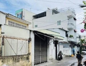 hẽm thẳng 6 mét cách mt 15 căn
bán c4 quận 4 - kèo thơm dân trí cao khu dân cư hh không lo gì cả