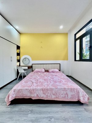 bán nhà hxh âu cơ tân bình 3 tầng 4m x 15m cách 1 căn ra mặt tiền