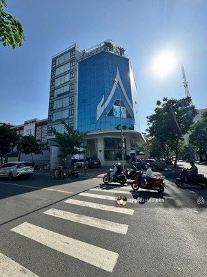 bán toà nhà 3.000m2 sàn - ngan 15m - góc 2mt nguyễn trãi q.1 - 2 hầm - 10 tầng - hđt 1 tỷ - 440 tỷ