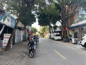 cần tiền hạ giá bán gấp mảnh đất thổ cư hai mặt thoáng trước sau phố nguyễn văn hưởng, giang biên