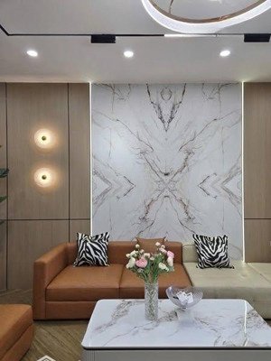 bán nhà mặt phố tại chiến thắng, 26,5 tỷ,64m2, 4pn, 3wc, 4 tầng,4 ngủ,mặt sau nhà là ngõ ô tô tránh