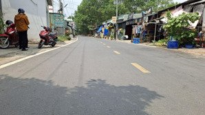 loa loa hàng xóm bán 3.1 tỷ chủ cần tiền bán 2.8 tỷ. giảm 300 triệu so với hàng xóm