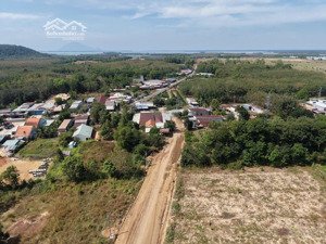 bán đất tại đường dh715 lộ giới 32m,sát bên cụm công nghiệp định an,cách dt744 chỉ 300m