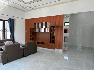 NHÀ SÂN VƯỜN PHƯỜNG PHÚ KHƯƠNG GẦN ĐƯỜNG NGUYỄN VĂN TRUNG