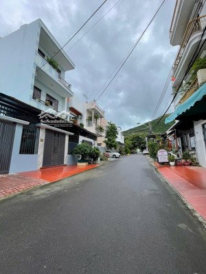 lô mặt tiền mai lão bạng _ gần trạm đăng kiểm, cách biển hòn chồng 2,5km. giá: 4,8 tỷ