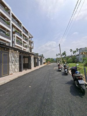 bán bt 90m2 tại thạnh lộc 37, q12, 6,99 tỷ, 5pn, 6wc, full nội thất chỉ với