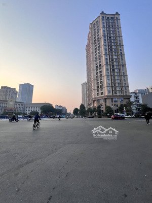 bán nhà 2 mặt tiền phố lạc long quân - tây hồ, 350m2 x mt 30m. 115 tỷ, ô tô, gần phố, kinh doanh.