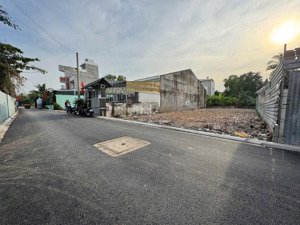 bán đất hẻm 224 thông ra hem 252 đường nhựa dự phóng 16m : 5x26m = 129m2 tc 5x21m =105 m 107.4m2