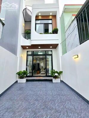 ĐỊNH CƯ NƯỚC NGOÀI BÁN NHÀ 2 LẦU CỰC ĐẸP GẦN NGAY SÂN BAY BIÊN HÒA