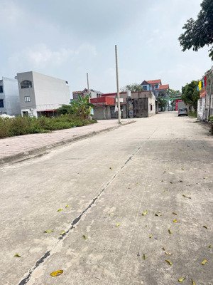 bán đất việt ngọc, tân yên , bắc giang 120 m2 - mt 6m. đường 20m. giá 2,1 tỷ