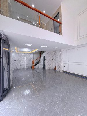 giảm 500tr - cần bán nhà 5 tầng hxh khu phan xích long, phú nhuận - ngang 5m - cách mt chỉ 10m.