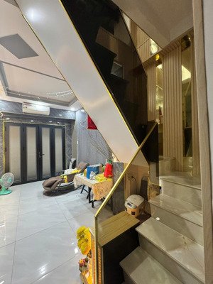 nhà riêng thoải mái, không ở chung với chủ