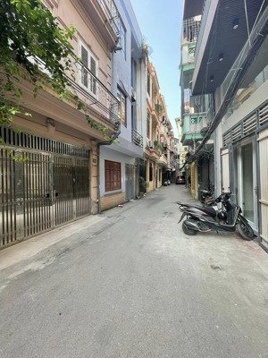 phân lô ô tô ngủ trong nhà, ngõ thông tứ phía, dt 35m2, mt 4,2m, chào 12,9 tỷ