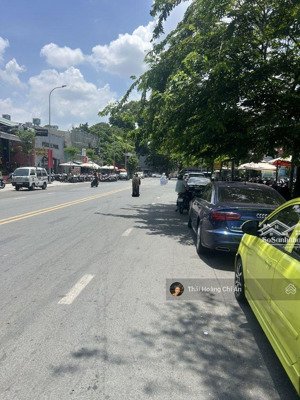 lô góc 2 mt hẻm 6m - có thang máy - đường đồng nai q10