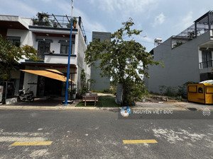 giảm 200tr bán gấp đất ngay trường học đông hoà dĩ an sát quốc lộ 1k gần siêu thị go dĩ an