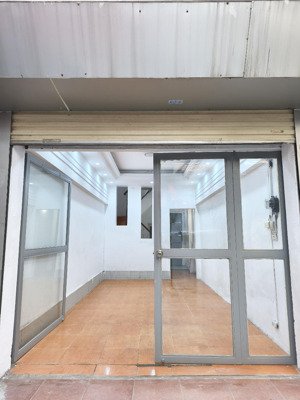 cho thuê cửa hàng mặt ngõ 111 láng hạ, cách đường láng hạ 15m