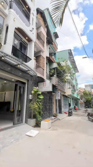 nhận ngay nhà 43m2 lê quang định, bình thạnh. xây 1 trệt 2 lầu. sr