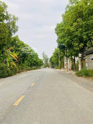 chính chủ bán gấp lô đất đẹp cụm kinh tế đồng tâm, trần doãn hựu, vĩnh yên 100m mt5m sẵn sổ 2,7 tỷ