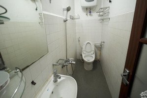 cho thuê nhà riêng tại ngõ 389/40, hoàng quốc việt, 13,5 triệu, 170m2/40m2 4 tầng - chính chủ hot!